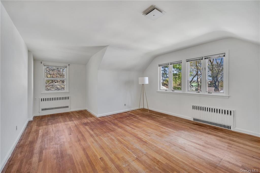 Building Photo - 6 Wildway