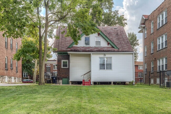 Building Photo - 6415 Cates Ave