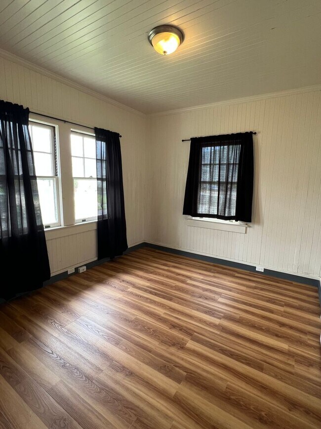 Building Photo - 207 Kaia St