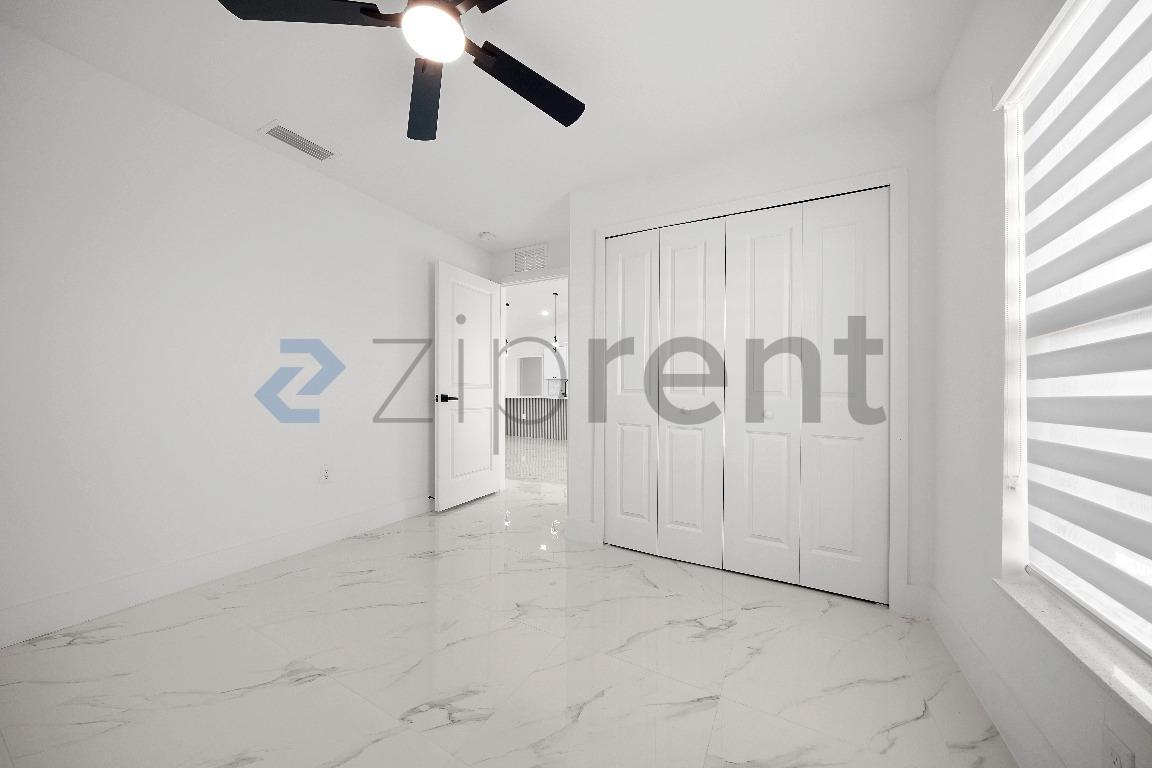 Building Photo - 4117 NE 16th Ave