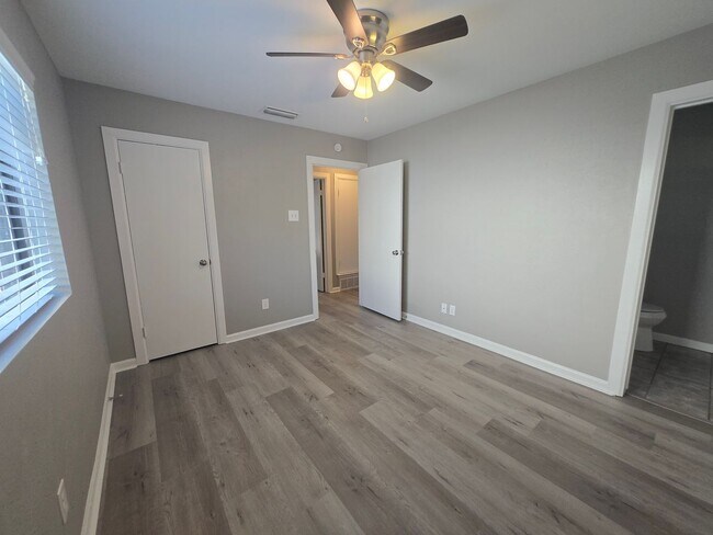 Building Photo - 1801 Archery Ln