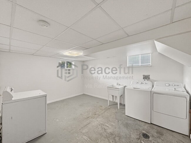 Building Photo - 3558 S 700 E