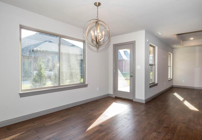 Building Photo - 5614 Bower Ln