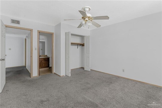 Building Photo - 21 E Samano St