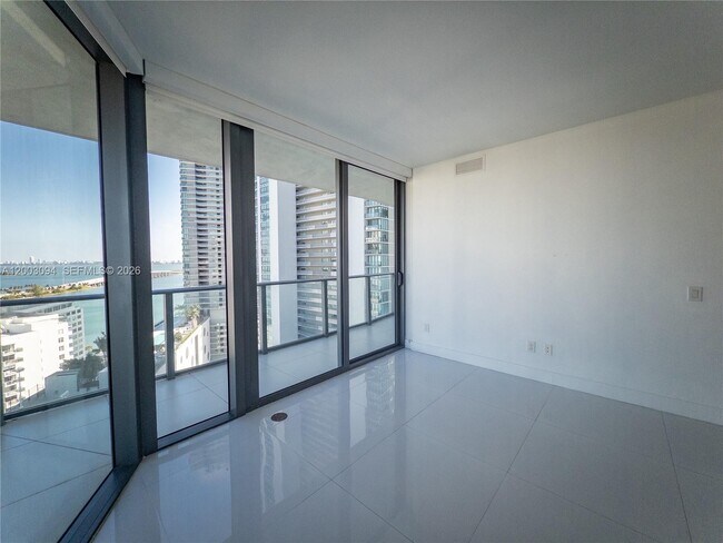 Building Photo - 501 NE 31st St