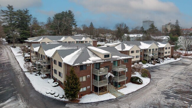 Building Photo - 33 Andrew St