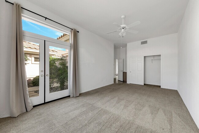 Building Photo - 78549 Links Dr