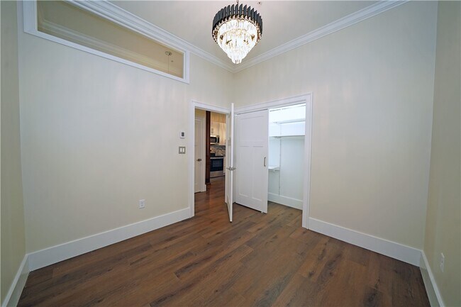 Building Photo - 184 N Main St