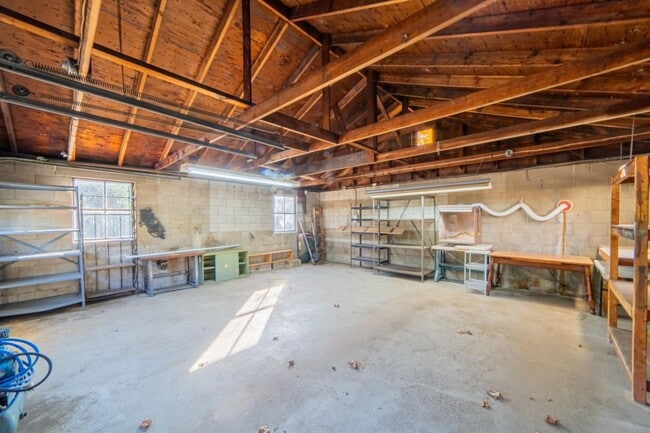 Building Photo - Beautifully refreshed 4-bedroom, 2-bath home in Millville