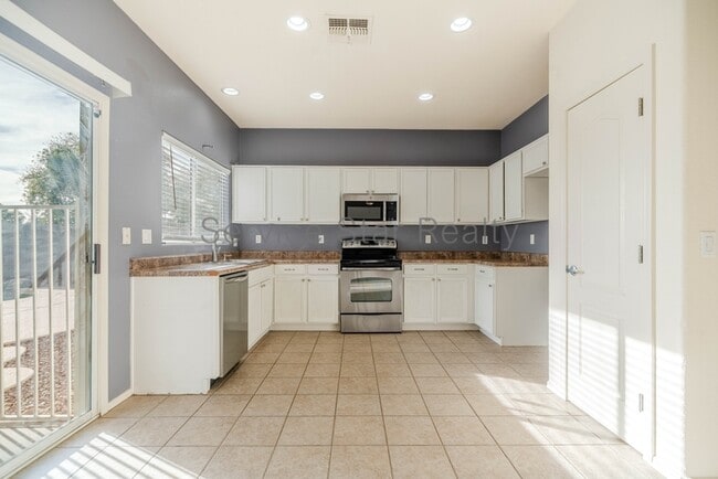 Building Photo - 3616 S Arroyo Ln