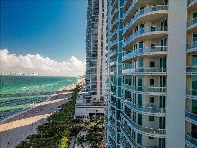 Building Photo - 16047 Collins Ave
