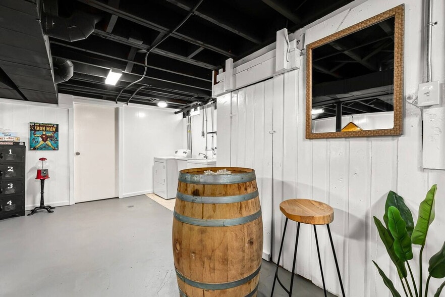 Building Photo - 28232 Floral St