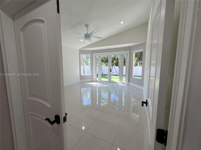 Building Photo - 364 SW 188th Ave