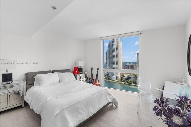 Building Photo - 335 S Biscayne Blvd