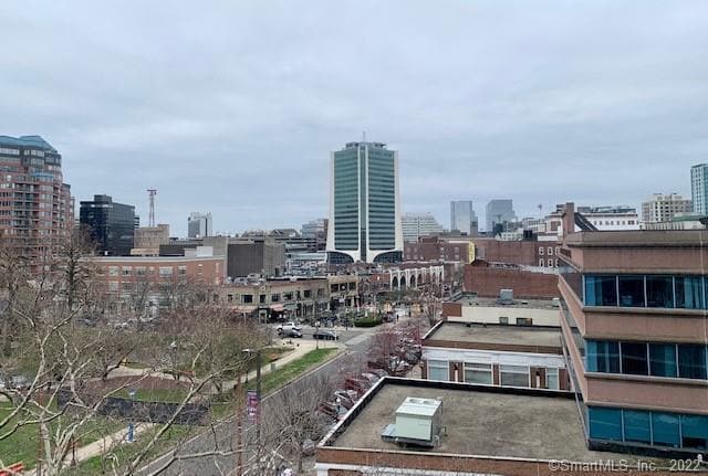 Building Photo - 444 Bedford St