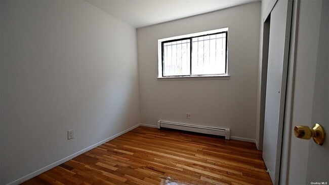 Building Photo - 109-10 Ditmars Blvd