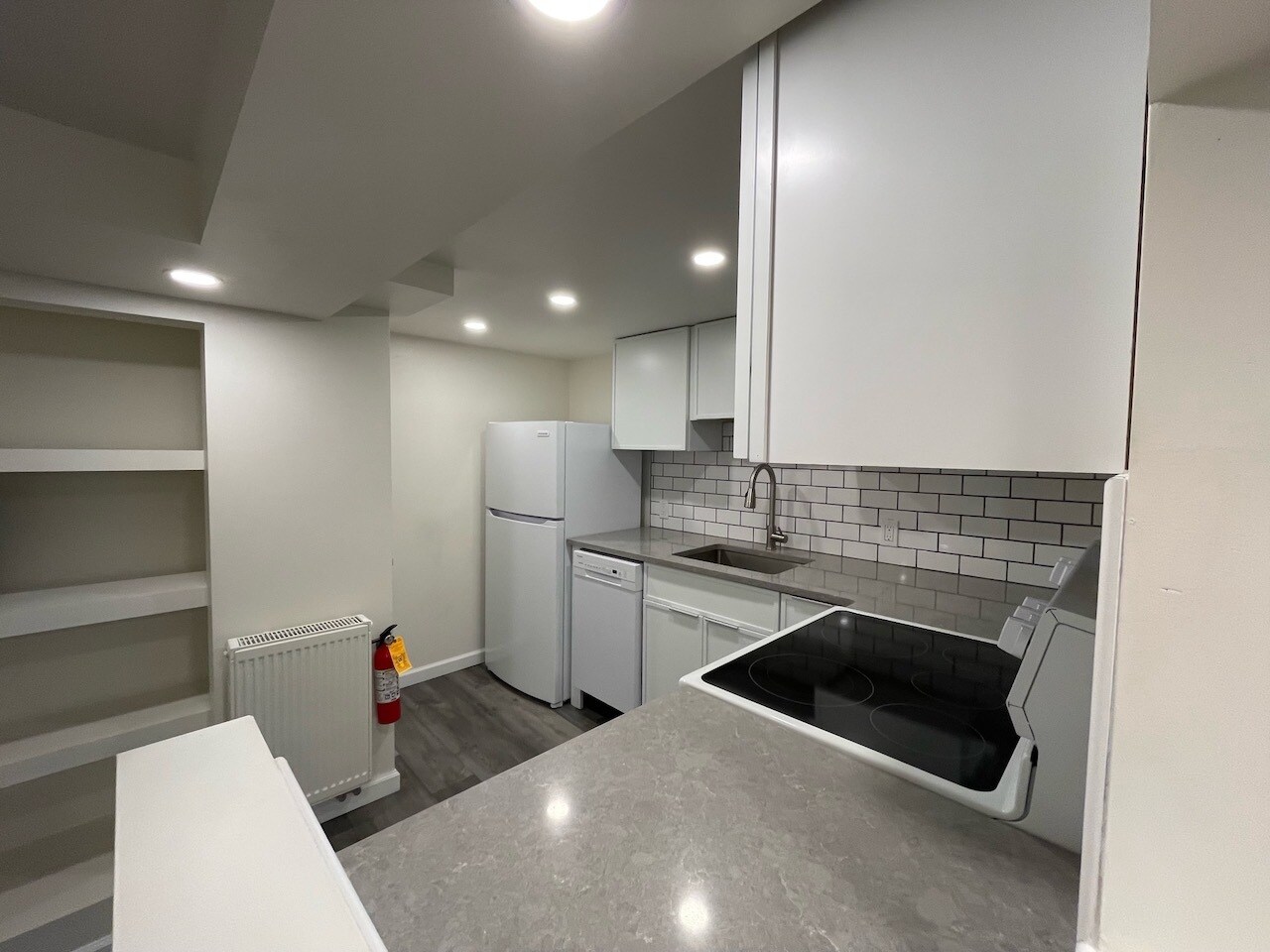 Building Photo - 84 Mearns Ave