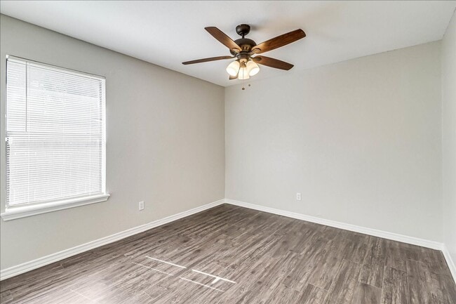 Building Photo - 10833 Grand Teton Dr