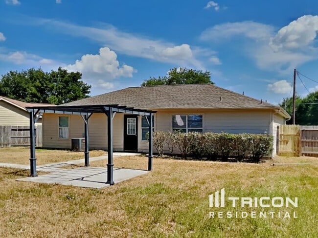 Building Photo - 16179 Summer Breeze Ct