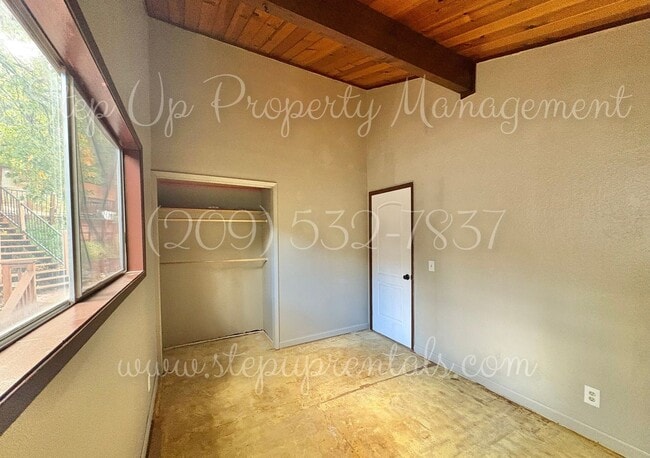 Building Photo - Delightful 3 Bed 2 Bath Home With Epic Mou...