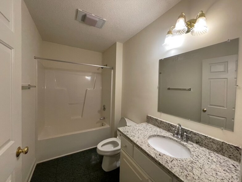 Building Photo - 1007 Loganberry Ct