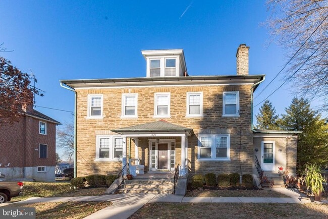 Building Photo - 1320 Butler Pike