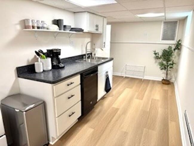 Building Photo - 705 W Olin Ave