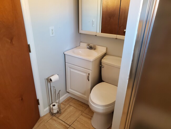 Building Photo - 900 E Myrtle St