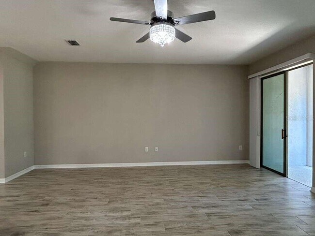 Building Photo - 204 Rustic Loop