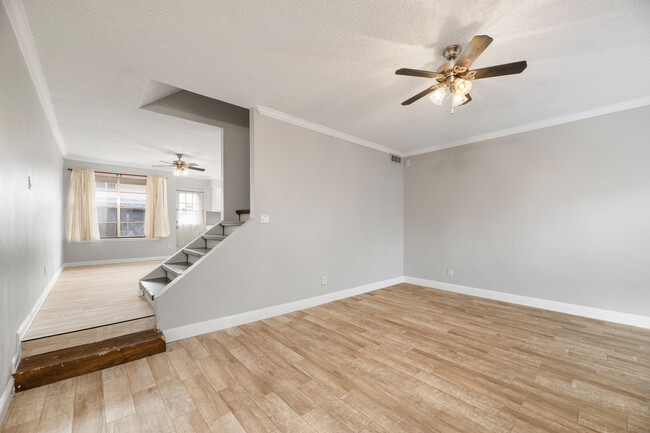 Building Photo - 7145 Fair Oaks Ave