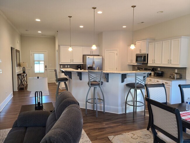 Building Photo - 3 Bedroom 2 bath home - The Landing at Mil...