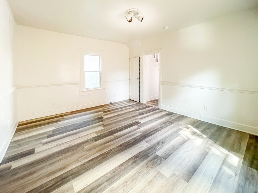 Building Photo - 1005 Maplewood Ave