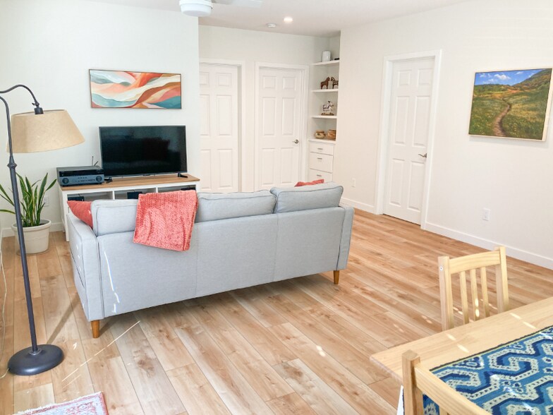 Building Photo - 571 Hill St