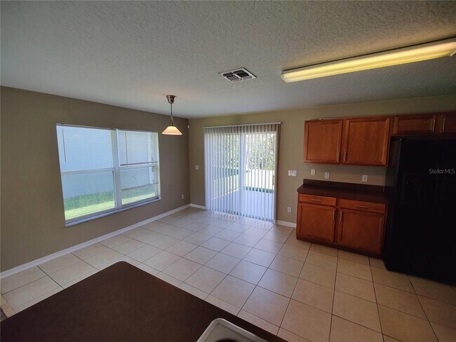 Building Photo - 544 Windrose Dr