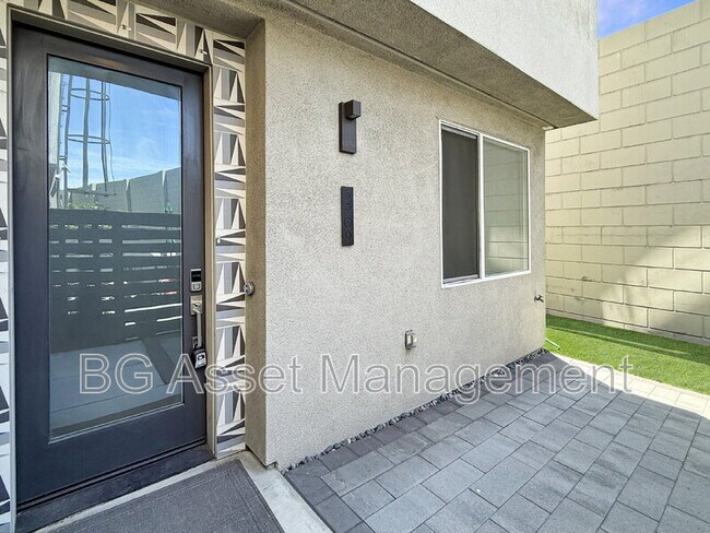 Building Photo - 3909 Wattling St