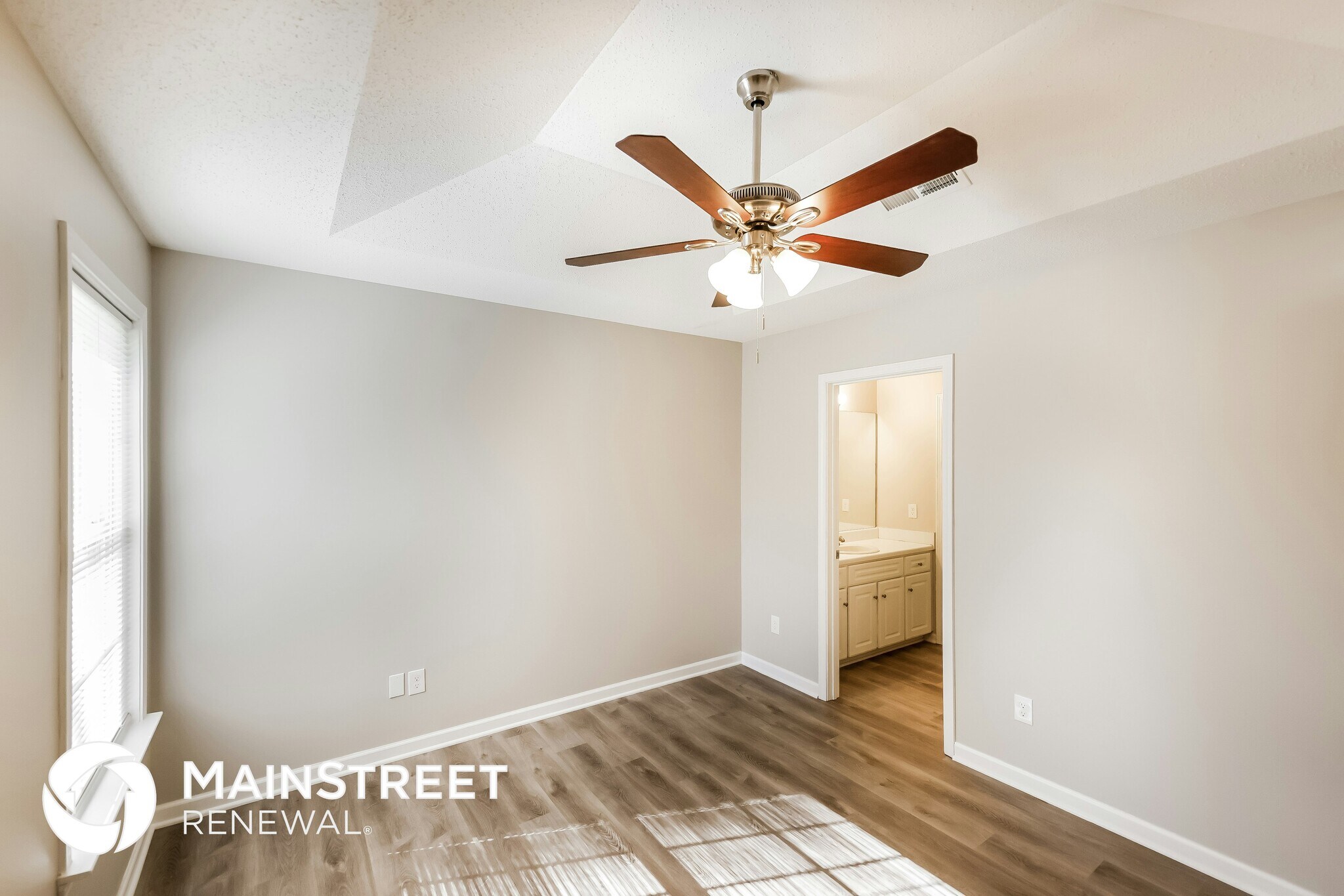 Building Photo - 15973 Stone Ridge Cir