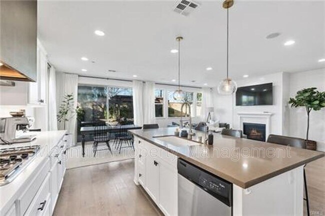 Building Photo - 31650 Sweetwater Cir