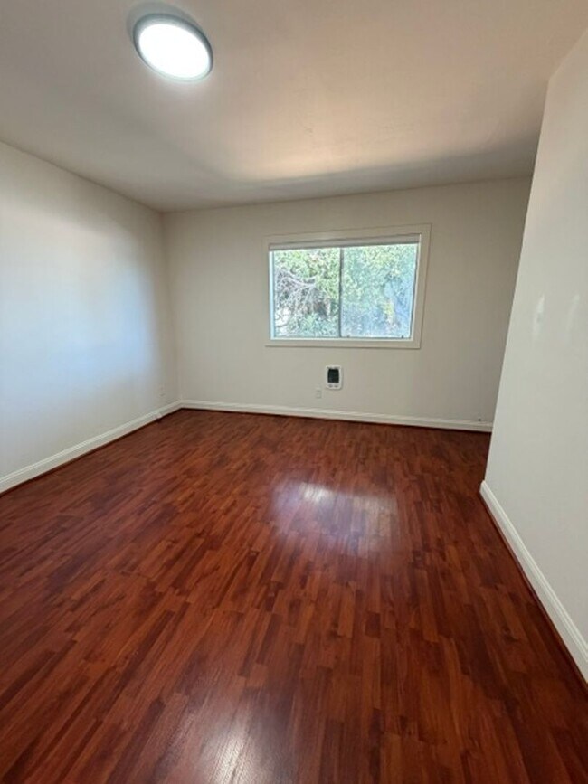 Building Photo - 1123 Filbert St