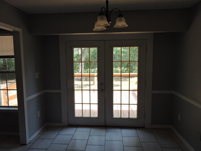 Building Photo - 215 Grand Prix Dr