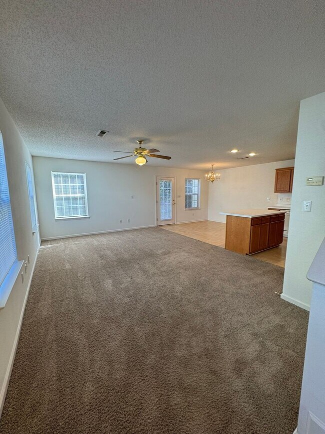 Building Photo - 141 Springwood Ln