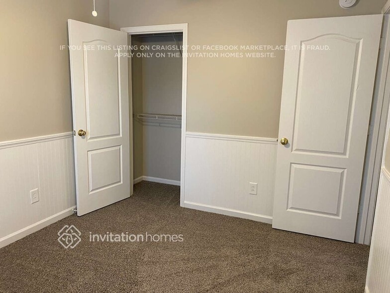 Building Photo - 441 Amir Cir