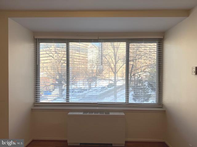 Building Photo - 1210 N Taft St