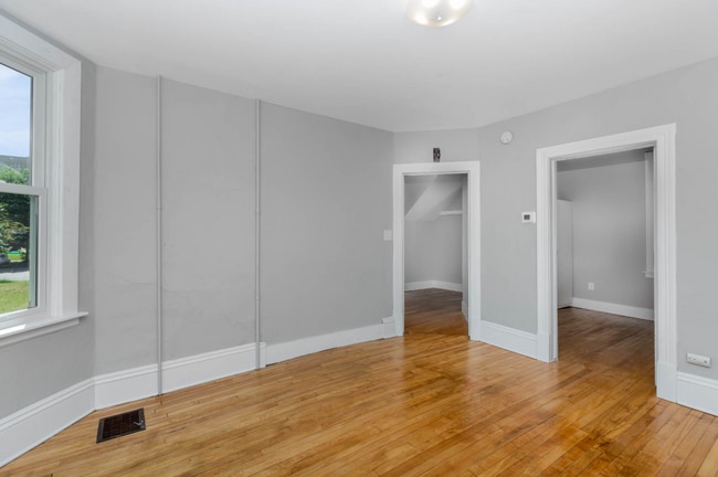 Building Photo - 3449 Snelling Ave