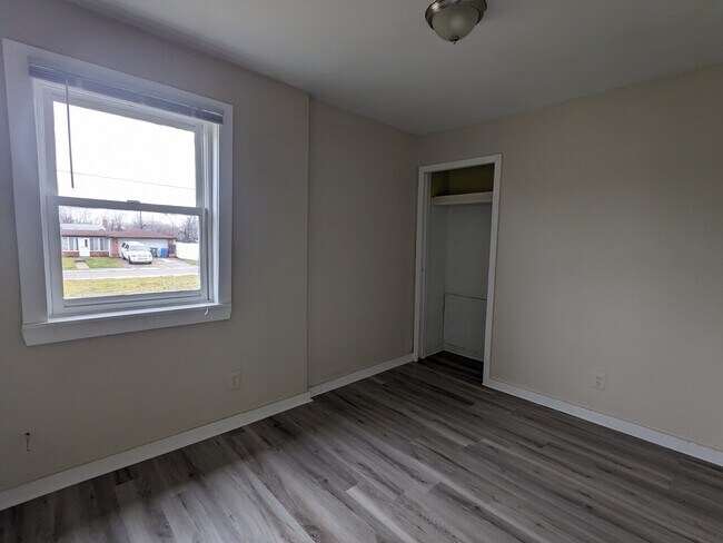Building Photo - 3517 Hickory Street