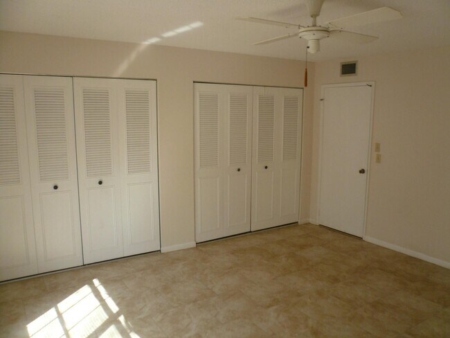 Building Photo - 442 Franconia Cir