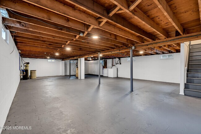 Building Photo - 1230 Dove St