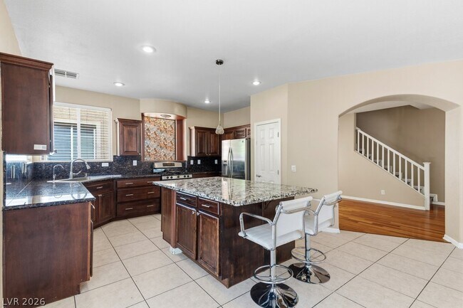 Building Photo - 527 Newberry Springs Dr