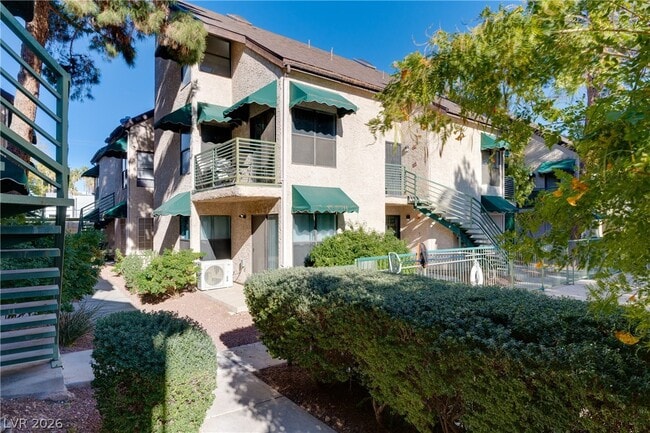 Building Photo - 510 Elm Dr