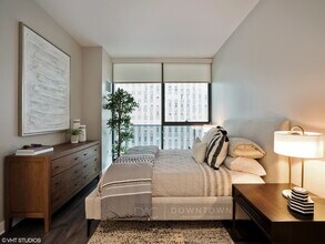 Building Photo - 355 W Hubbard St