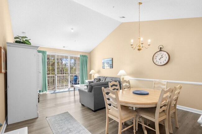 Building Photo - 6015 Catalina Dr